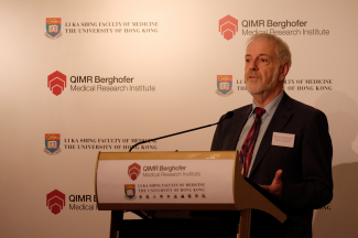 昆士蘭醫學研究院總監兼行政總裁Prof Frank Gannon講述機構的工作及與香港大學合作的重要性